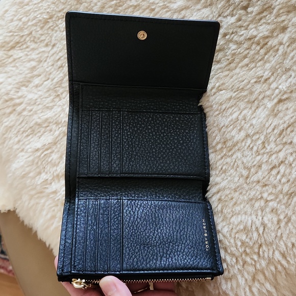 NWOT Tory Burch Kira Black Leather Tri-fold Wallet 🖤💛🎁 - Picture 7 of 16